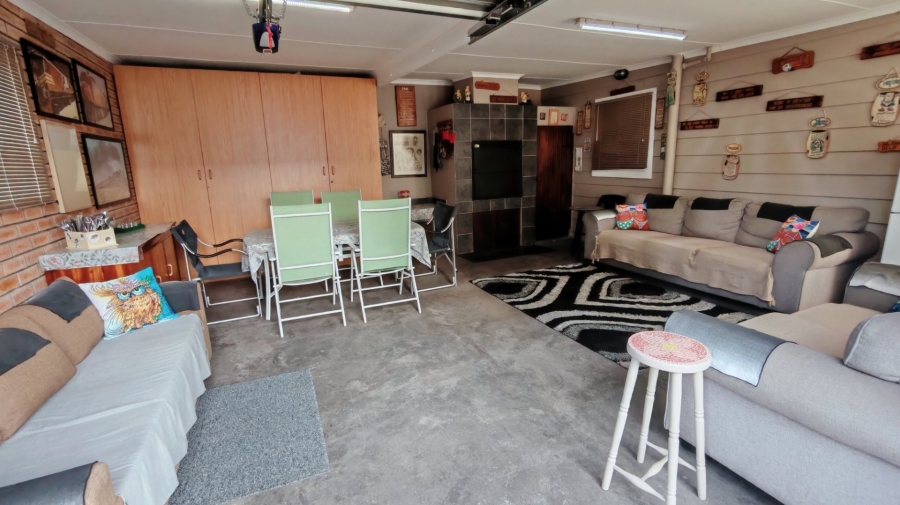 2 Bedroom Property for Sale in Hartenbos Central Western Cape